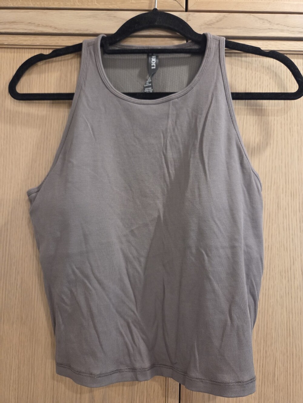 Vuori Racerback Ribbed Tank With Built In Bra Like New - Picture 5 of 7